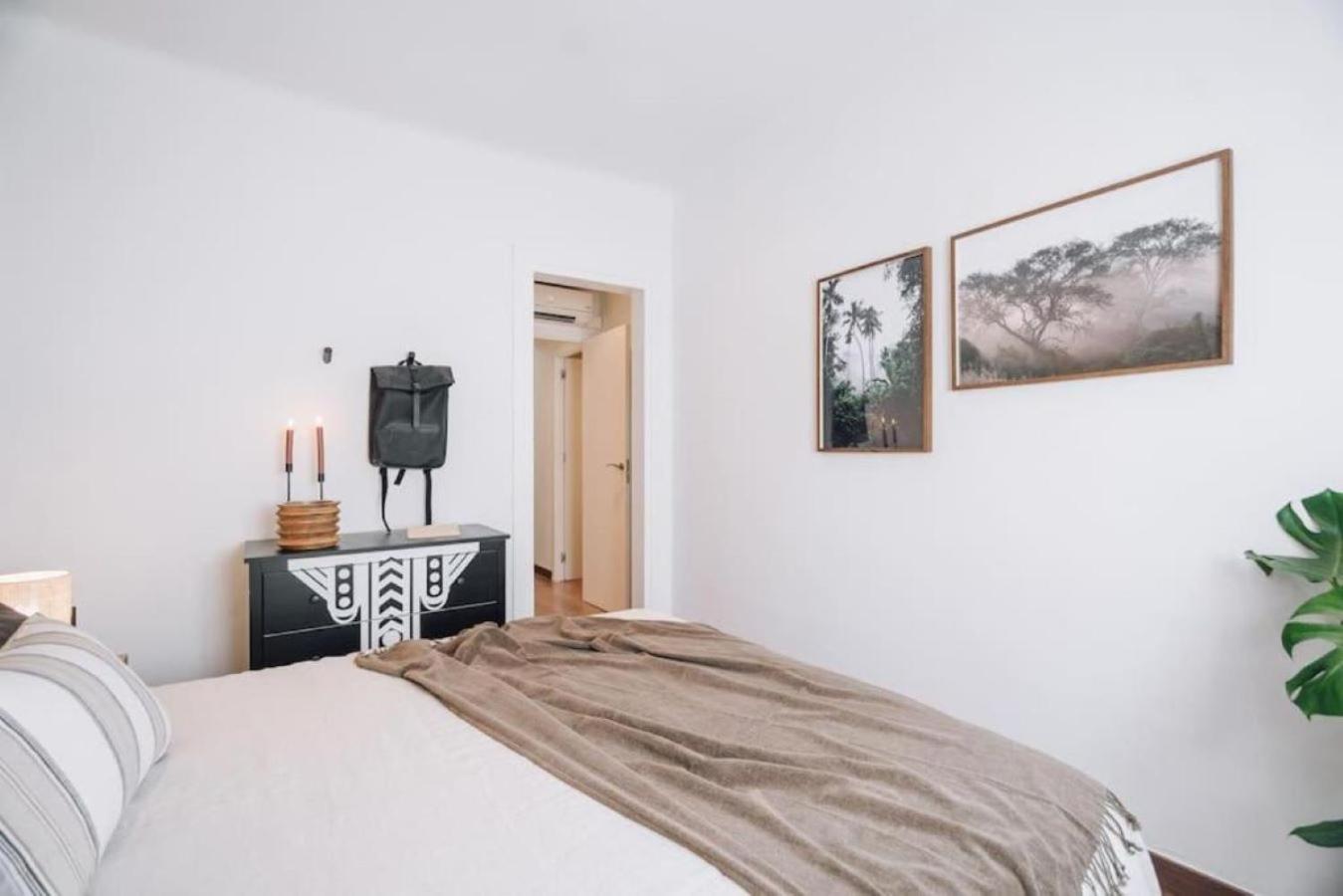 Bolia - 2 Bedroom And Terrace In Eixample Esquerra Apartment