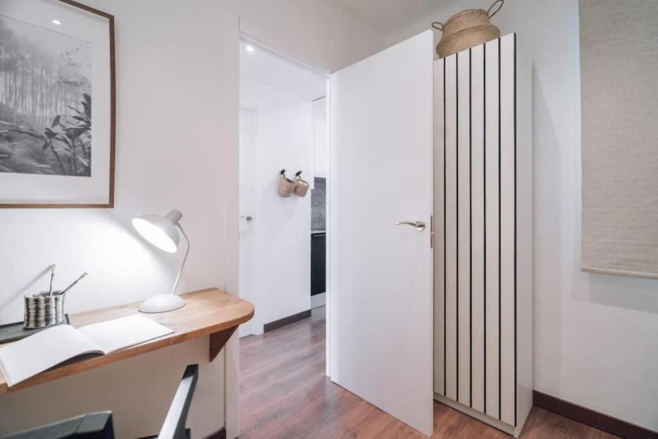 Apartment Bolia - 2 Bedroom And Terrace In Eixample Esquerra Barcelona