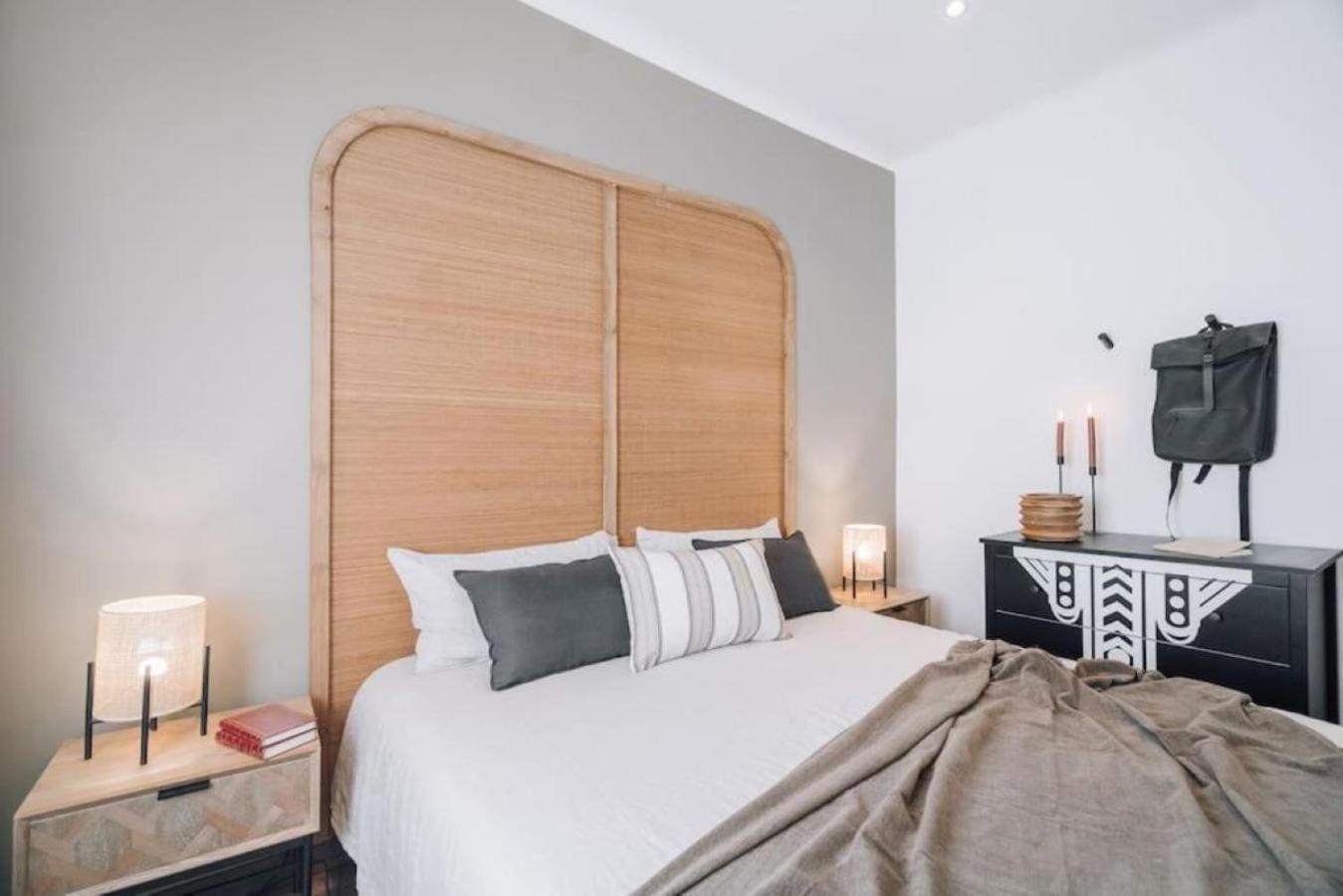 Bolia - 2 Bedroom And Terrace In Eixample Esquerra Apartment Barcelona